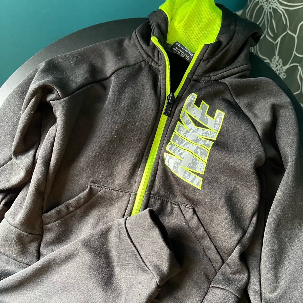 *Like New* Nike 2 piece dri-fit set